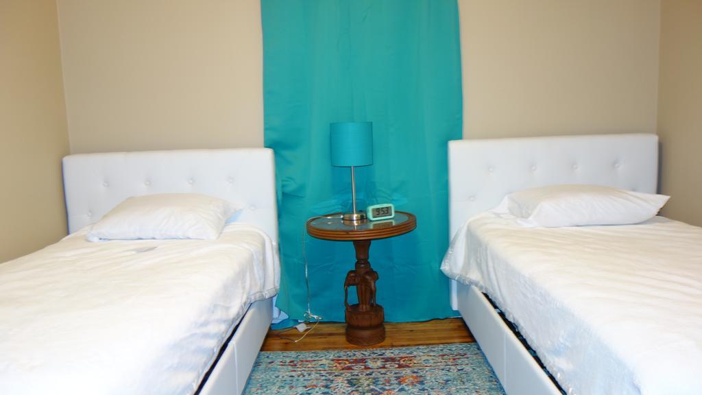The Better Half Duplex Apartment Charlotte Room photo